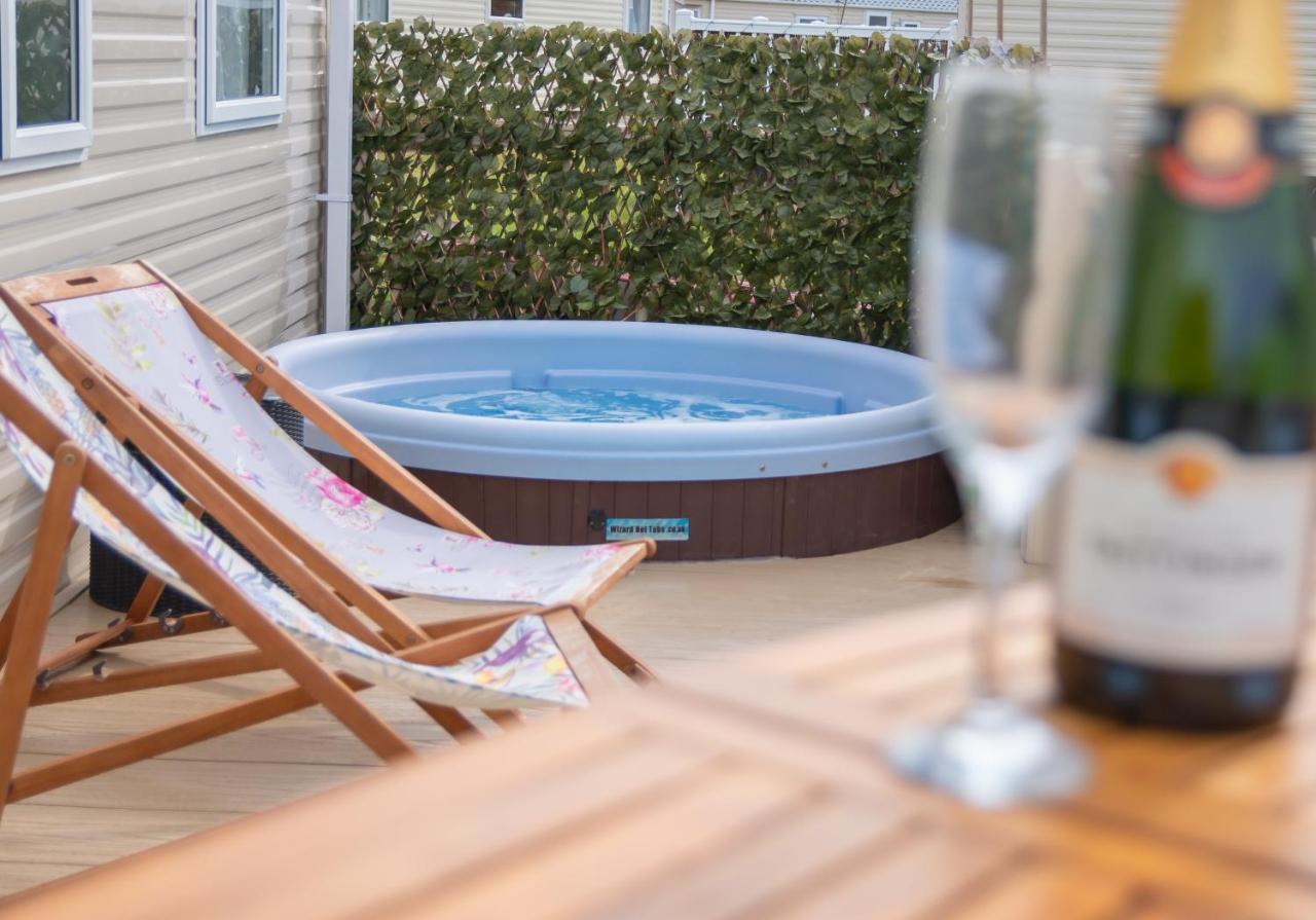 Luxury Lancaster Lodge - The Best Hot Tub Getaway! Tattershall Ngoại thất bức ảnh