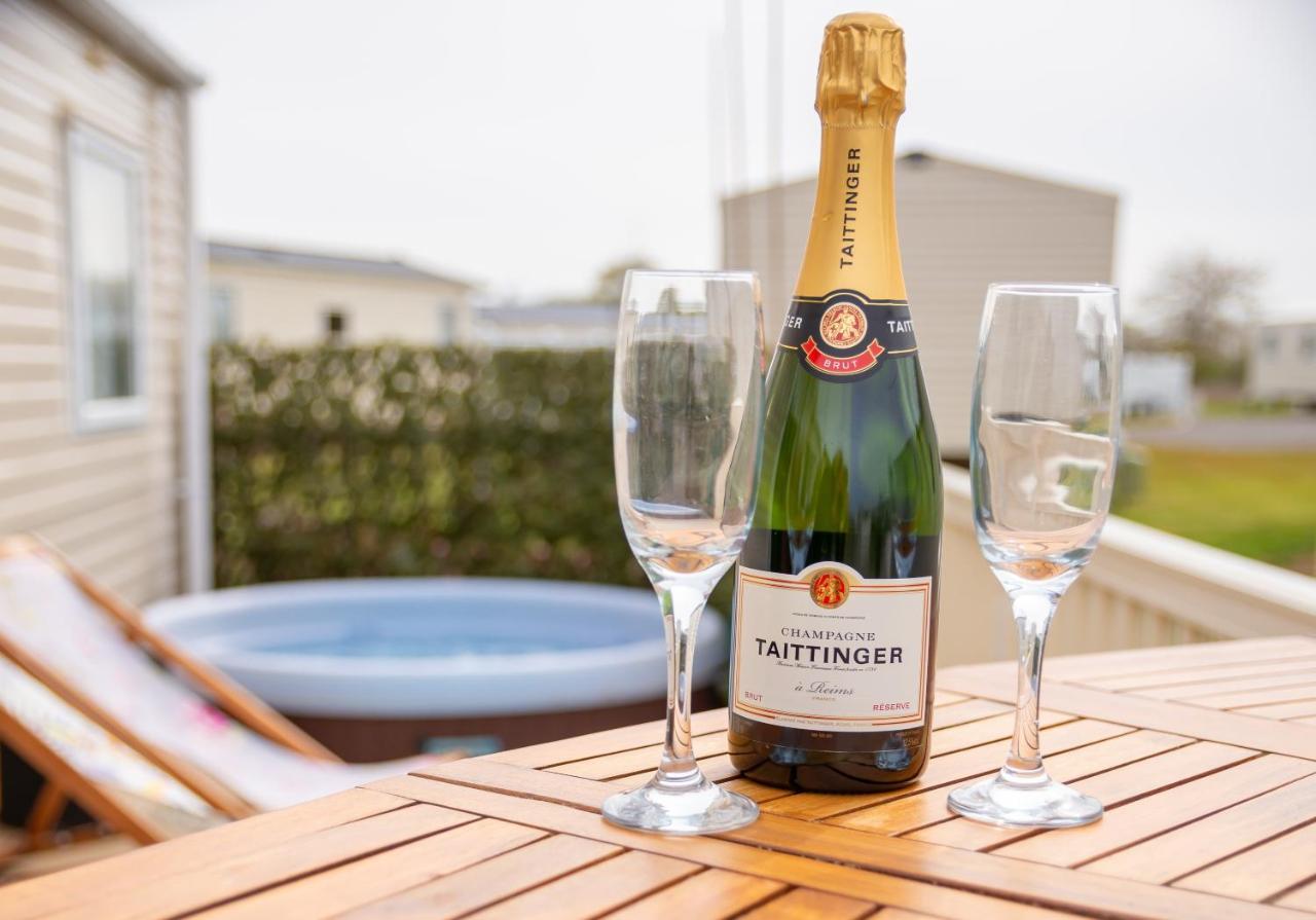 Luxury Lancaster Lodge - The Best Hot Tub Getaway! Tattershall Ngoại thất bức ảnh