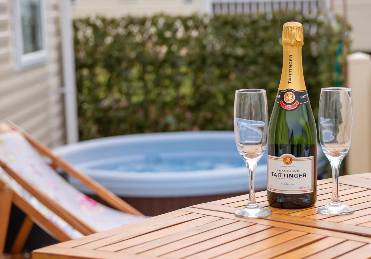 Luxury Lancaster Lodge - The Best Hot Tub Getaway! Tattershall Ngoại thất bức ảnh
