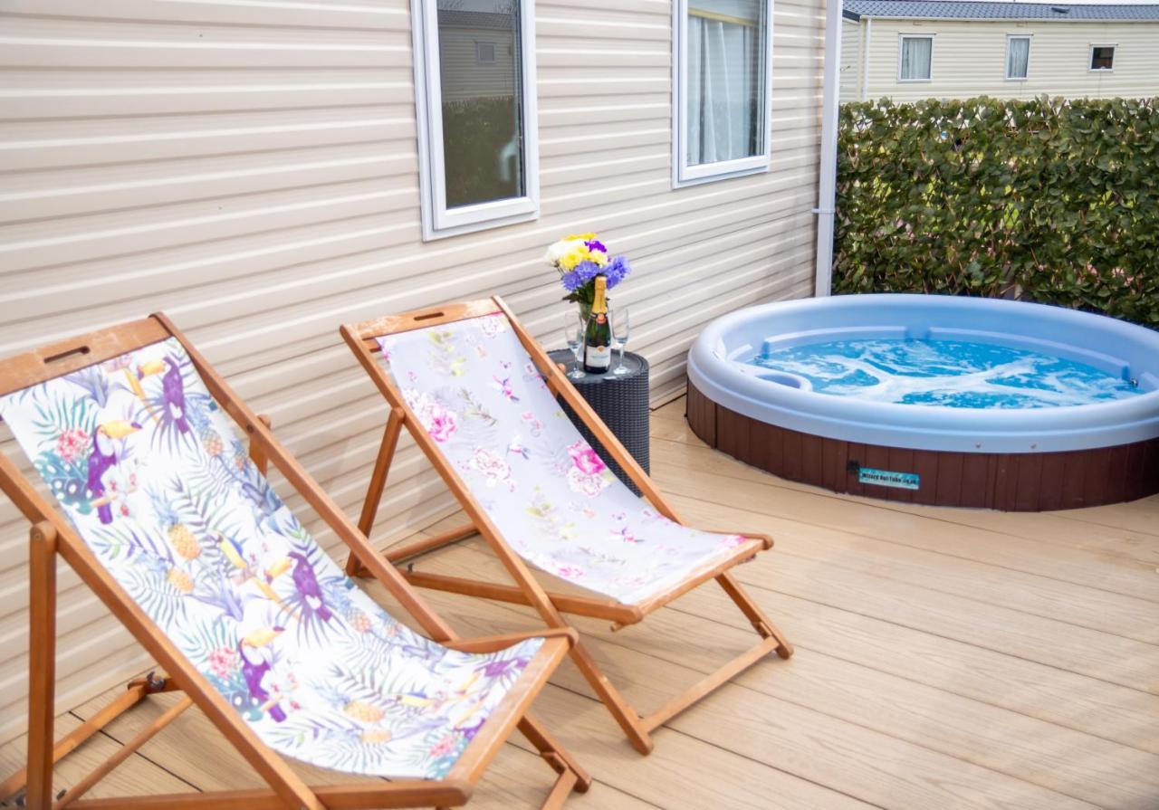 Luxury Lancaster Lodge - The Best Hot Tub Getaway! Tattershall Ngoại thất bức ảnh